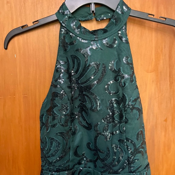 🆕. Sequin dress Prom Girl
Green  Halter Dress size S
Holiday party Christmas - Picture 2 of 6